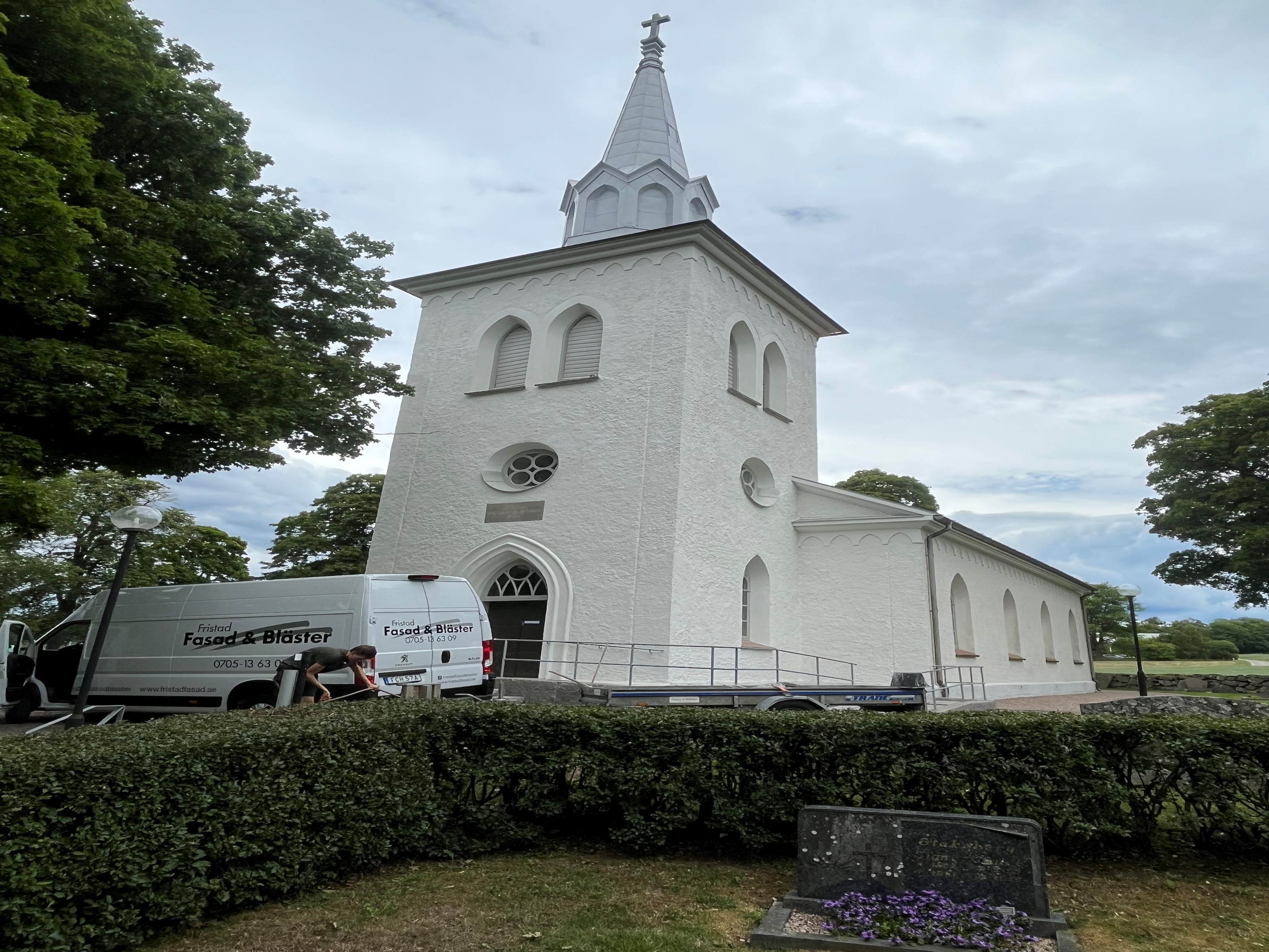 Remmene kyrka från sydväst