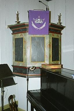 Predikstolen i Svenasjö kyrka, från SV.