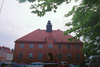 Jönåkers och Rönö häraders tingshus, västra fasaden och huvudentrén.
