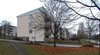 SAK01261
Stockholm, Sätra, Hållsätra 6, Lövsätragränd 31-53. Balkongsida. Byggnaderna ligger lite förskjutna gentemot varandra. Översikt från sydväst.


