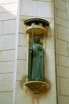 Sankta Helena kyrka,  Astri Taubes skulptur föreställande Sankta Helena från 1950. . Neg nr 02/166:07.jpg
