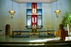 Sankta Helena kyrka, koret med Gerd Allerts gobeläng från 2001. Neg nr 02/170:06.jpg