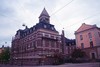 Norrköpings rådhus, baksidan av rådhuset med det gamla cellfängelset som skymtar fram till höger i bild. 