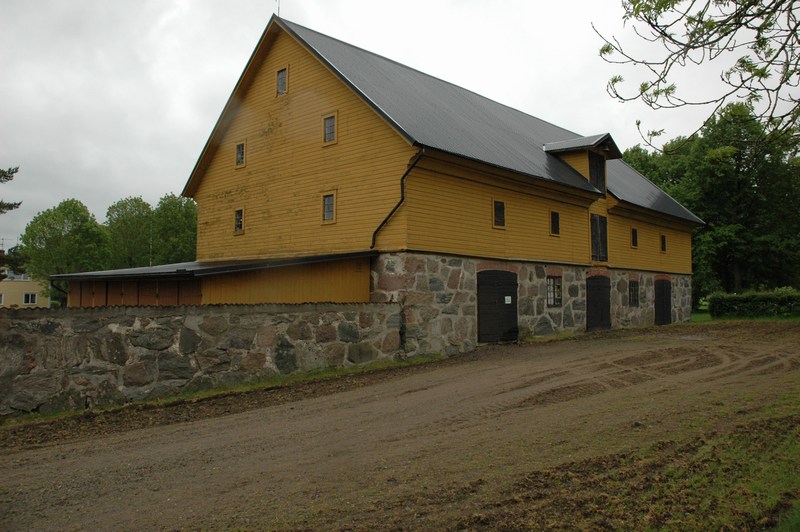 Magasinsbyggnad norr om slottet.