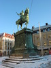 Karl IX:s ryttarstaty rest och invigd 1904. Skulptör var John Börjesson. I bakgrunden syns f.d. Biograf Palladium och byggnaden som innehåller Göteborgs Turistbyrå.