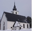 Envikens nya kyrka sedd från söder med utbyggnaden för vapenhuset. 