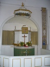 Altarpredikstol från söder.