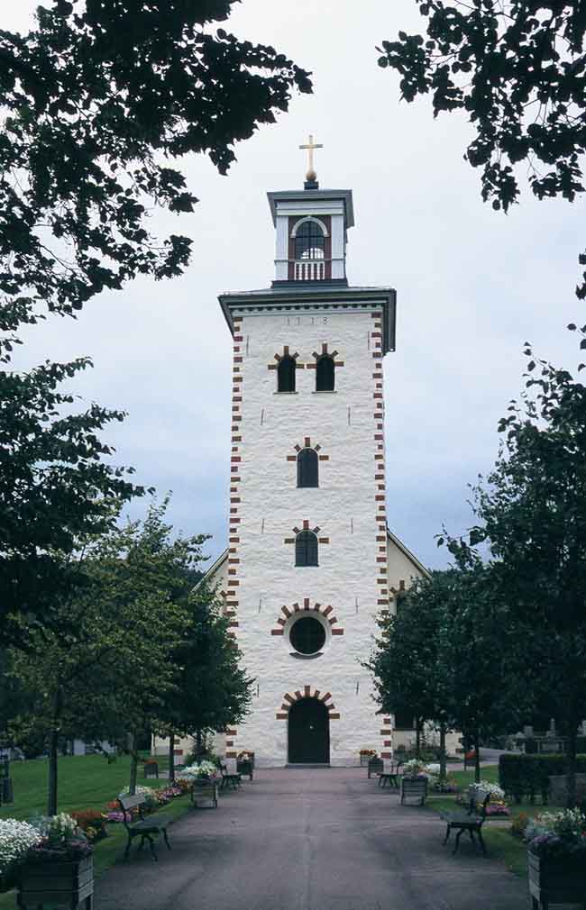 Västtornet på Gräsmarks kyrka.