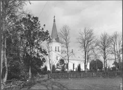 Stångby kyrka mot sydväst
