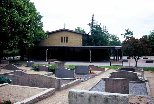 Kapellet invid kyrkogårdens entré.