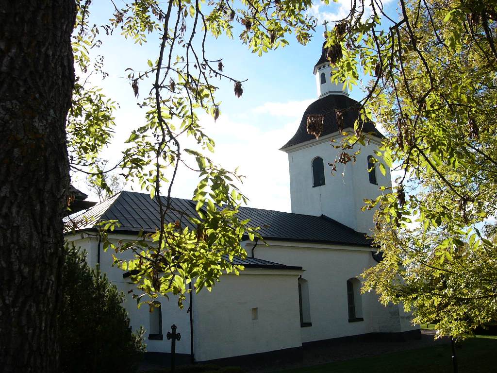 Tingstads kyrka från nordöst.