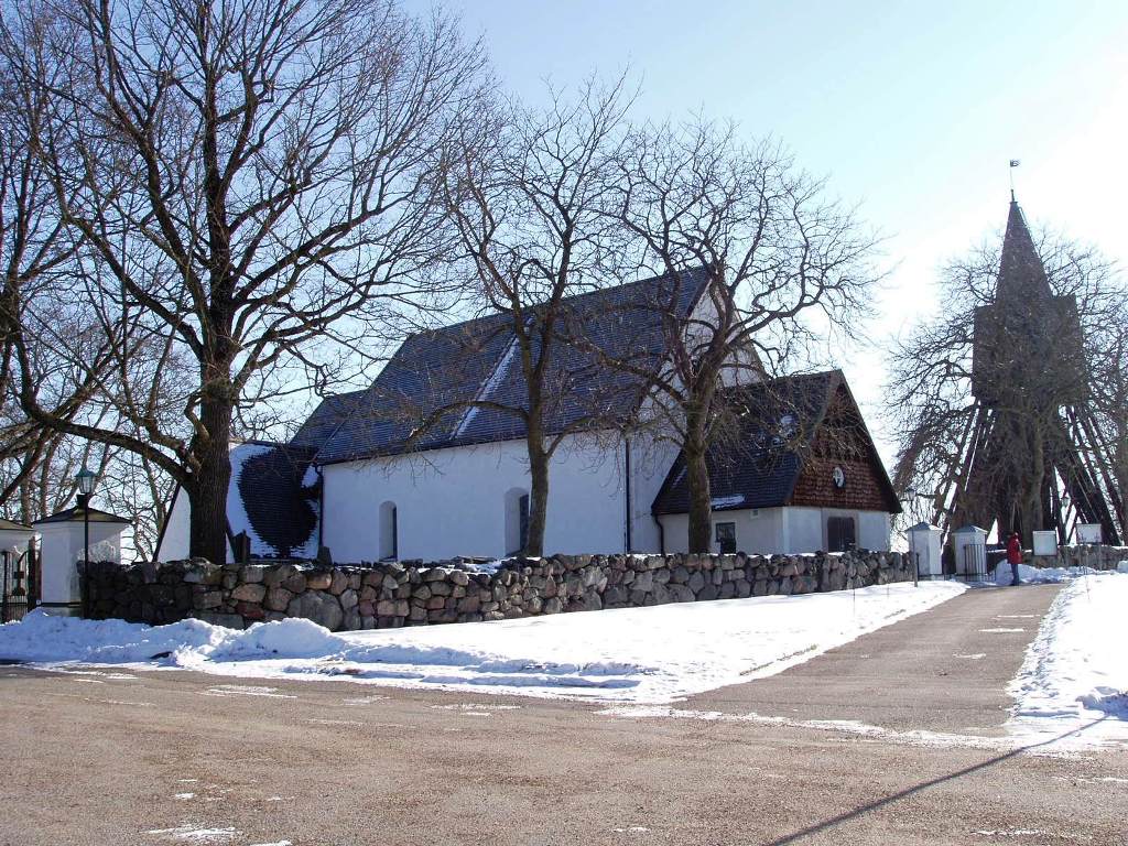 Kullerstads kyrka från nordväst.