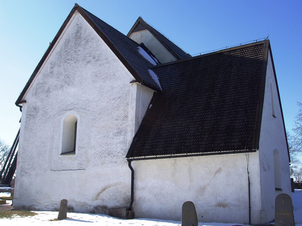 Kullerstads kyrka, kor och sakristia från öster.