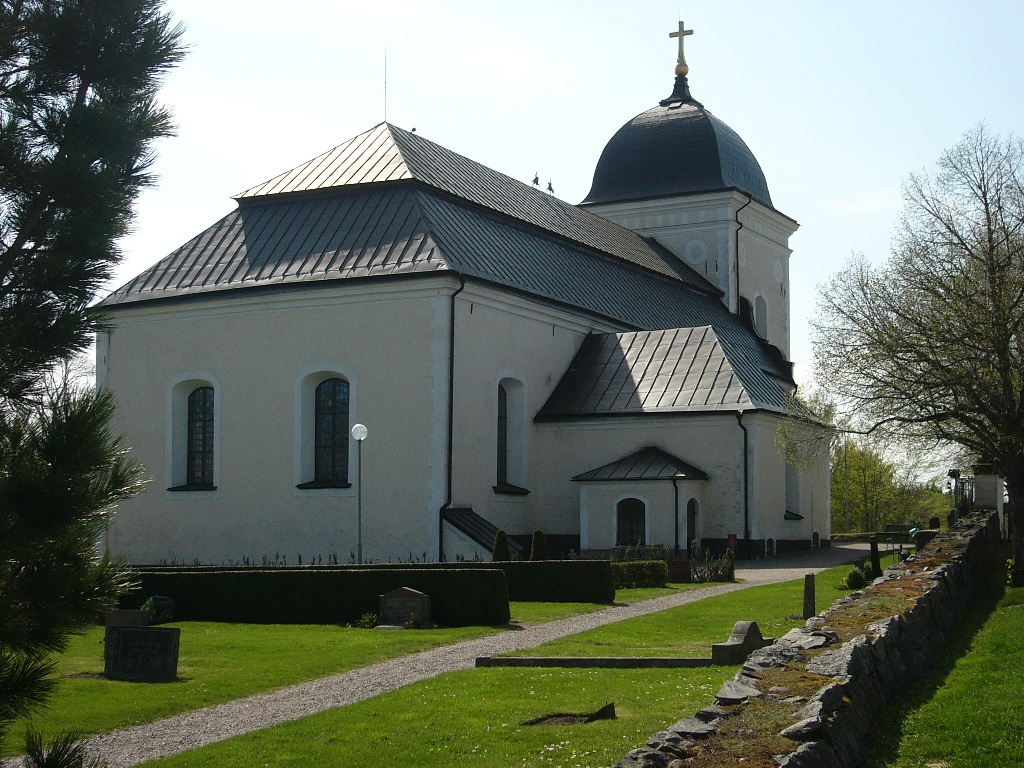 Kimstads kyrka från nordöst.