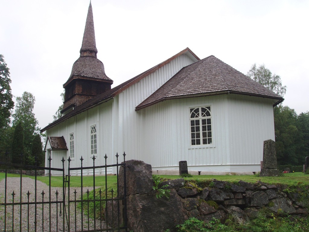 Simonstorps kyrka, koret i söder.