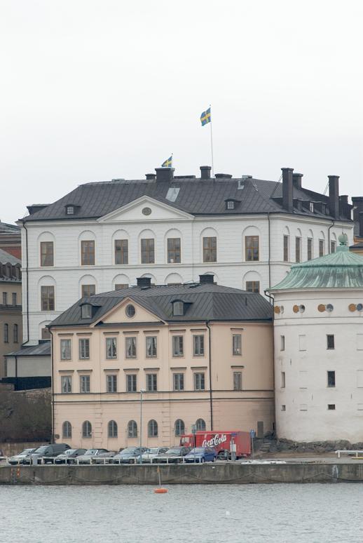 Överkommisariens hus. Till höger skymtar Birger Jarls torn och ovanför Rosenhaneska palatset.