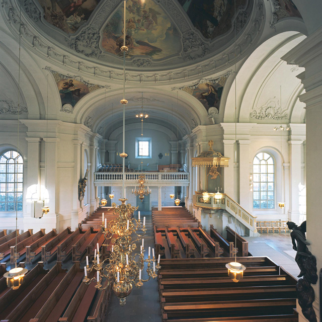 Adolf Fredriks kyrka, kyrkorummet från den södra läktaren mot den norra.