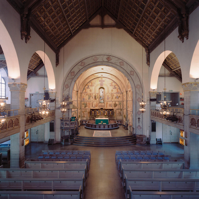 Matteus kyrka, kyrkorummet från orgelläktaren mot koret. 

