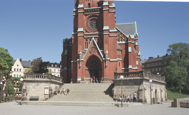 S:t Johannes kyrka, exteriör med den pampiga trappan och huvudentrén från söder. 