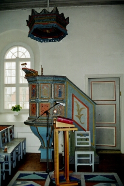 Tärby kyrkas predikstol.